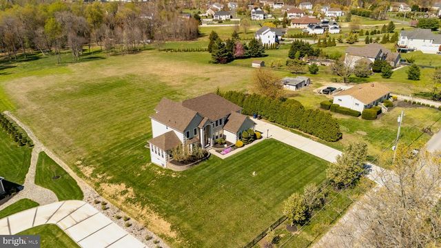 215 SHERWIN RD, Mullica Hill, NJ 08062