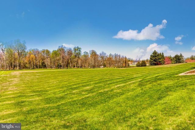 215 SHERWIN RD, Mullica Hill, NJ 08062