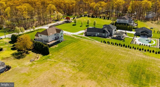 215 SHERWIN RD, Mullica Hill, NJ 08062