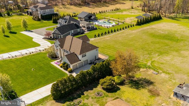 215 SHERWIN RD, Mullica Hill, NJ 08062