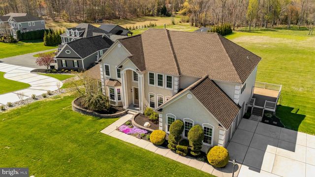 215 SHERWIN RD, Mullica Hill, NJ 08062