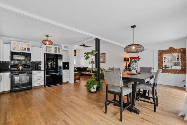 9517 Bay Dr, Surfside, FL 33154