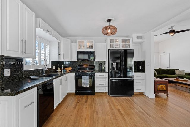 9517 Bay Dr, Surfside, FL 33154