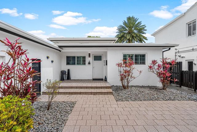 9517 Bay Dr, Surfside, FL 33154