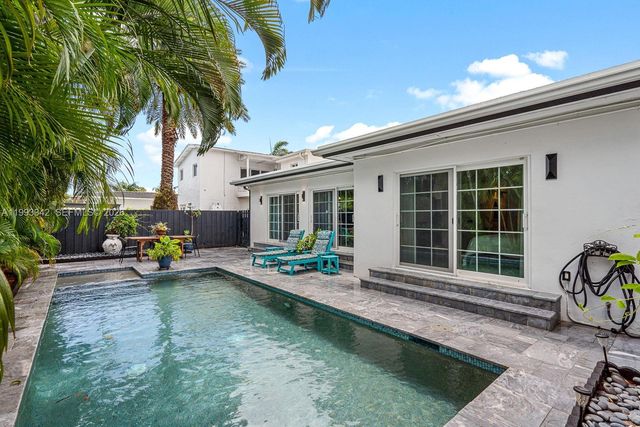 9517 Bay Dr, Surfside, FL 33154