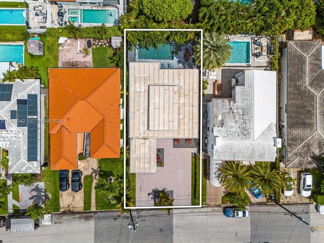 9517 Bay Dr, Surfside, FL 33154