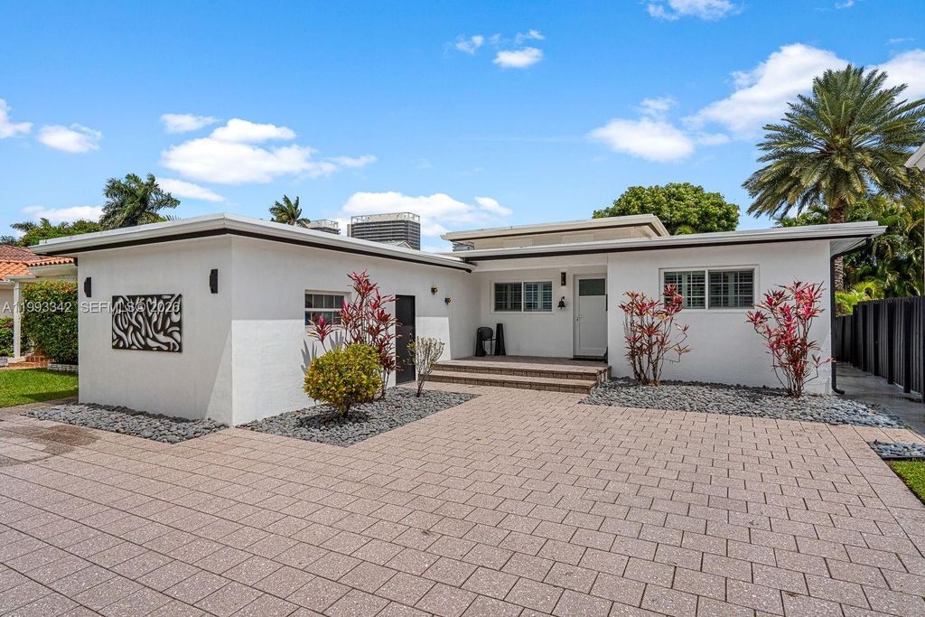 9517 Bay Dr, Surfside, FL 33154