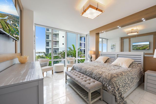 1 Water Club Way 504, North Palm Beach, FL 33408