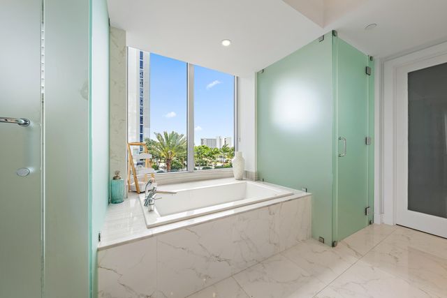 1 Water Club Way 504, North Palm Beach, FL 33408