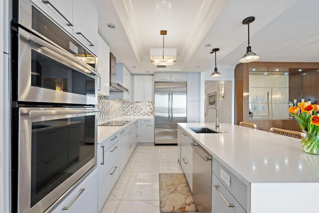 1 Water Club Way 504, North Palm Beach, FL 33408