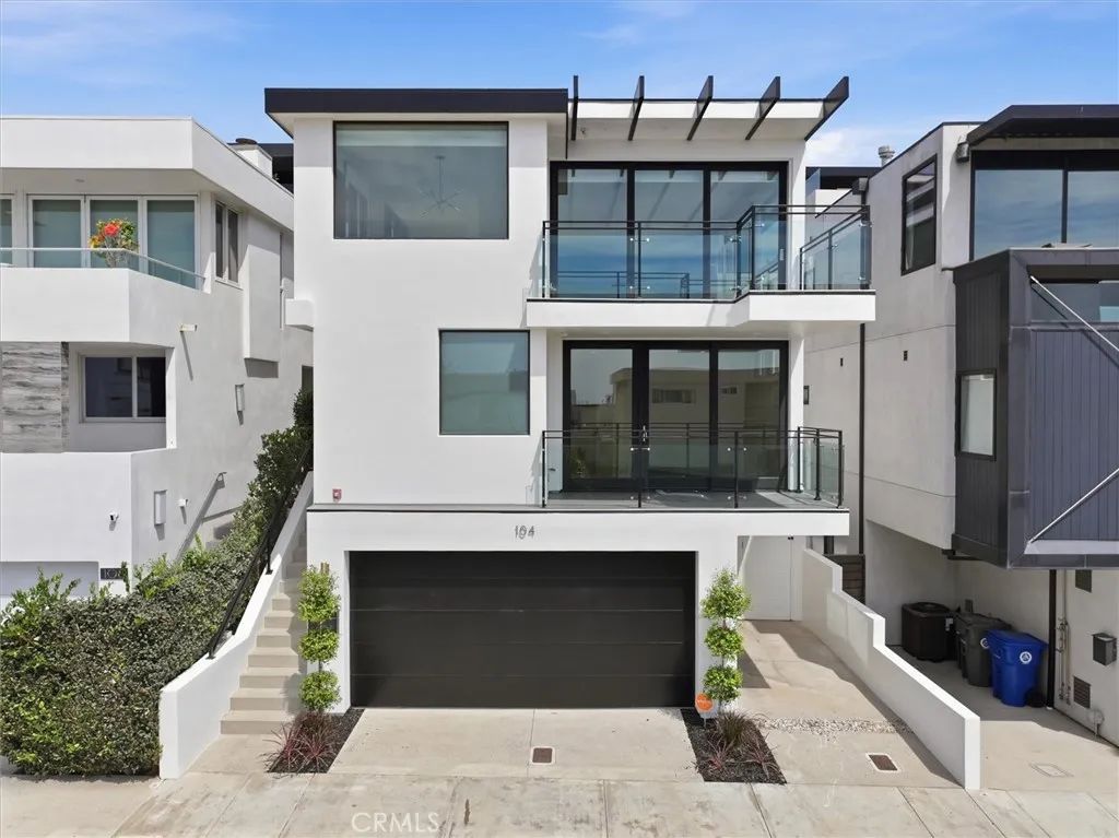 104 Manhattan Avenue, Manhattan Beach, CA 90266