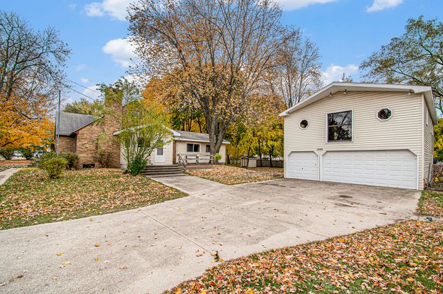 1444 Mark Street Ne, Plainfield Twp, MI 49525