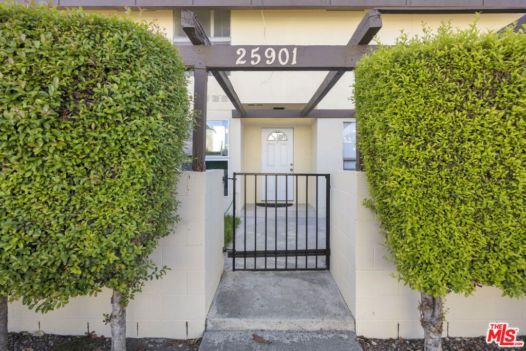 25901 Viana Avenue, Lomita, CA 90717 — photo 3