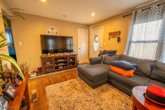 225 Linden Ave, Rahway City, NJ 07065