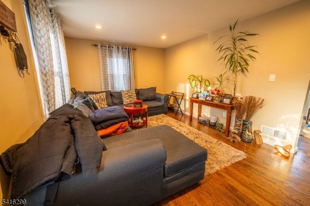 225 Linden Ave, Rahway City, NJ 07065