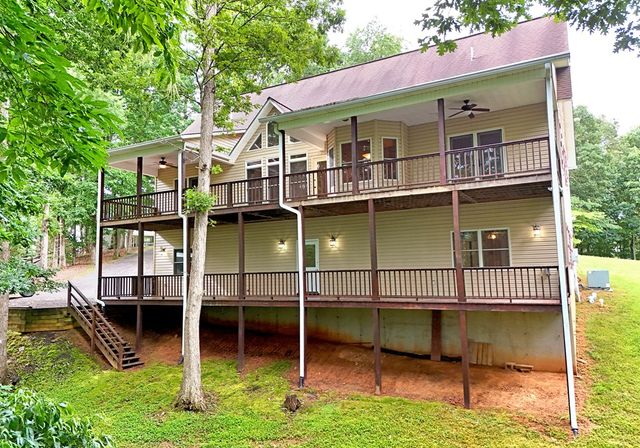 1250 Hawkview Drive, Hiawassee, GA 30546