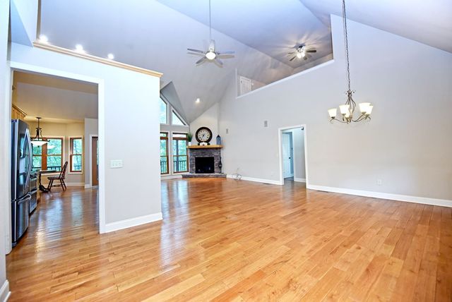1250 Hawkview Drive, Hiawassee, GA 30546