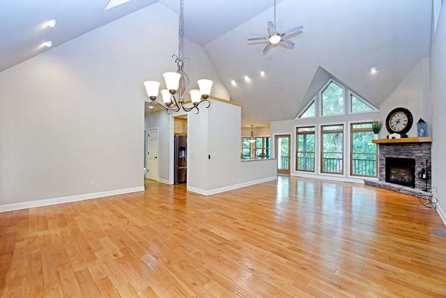 1250 Hawkview Drive, Hiawassee, GA 30546