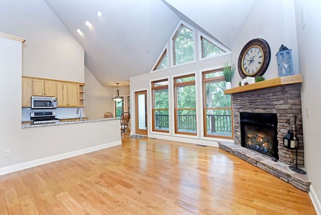 1250 Hawkview Drive, Hiawassee, GA 30546