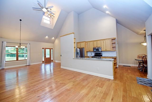 1250 Hawkview Drive, Hiawassee, GA 30546