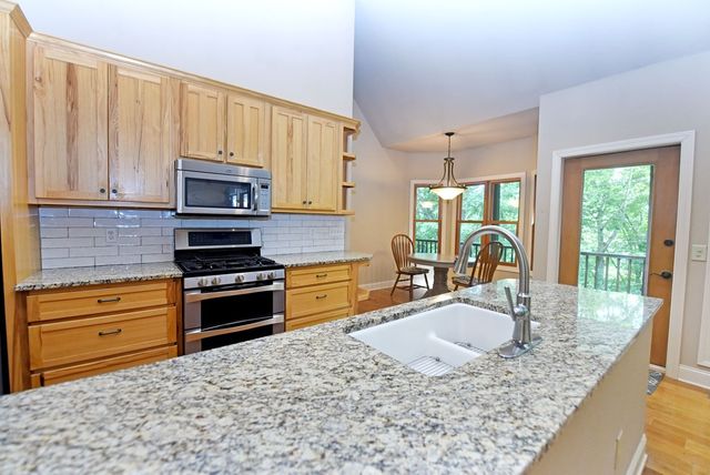 1250 Hawkview Drive, Hiawassee, GA 30546