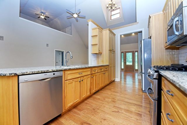 1250 Hawkview Drive, Hiawassee, GA 30546