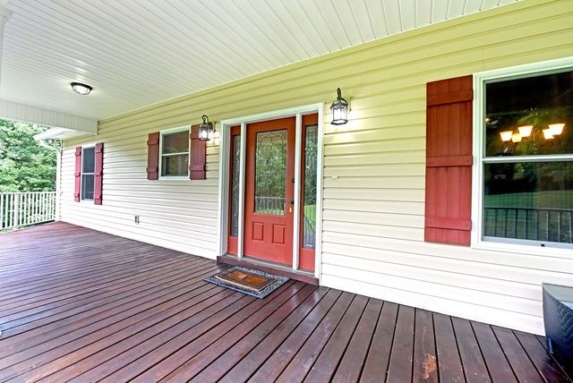 1250 Hawkview Drive, Hiawassee, GA 30546