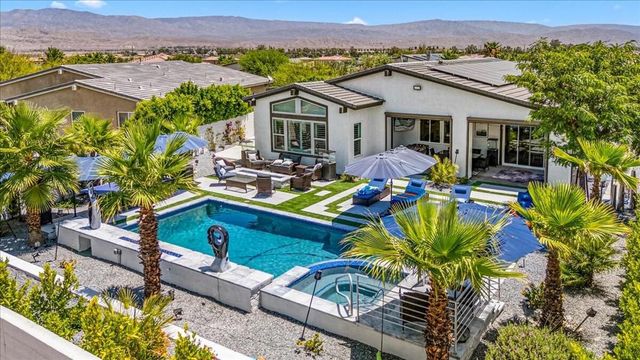 74397 Zeppelin Drive, Palm Desert, CA 92211