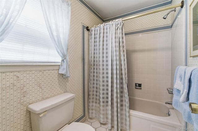 2 Barrett Court, Nesconset, NY 11767