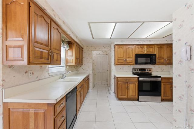 2 Barrett Court, Nesconset, NY 11767