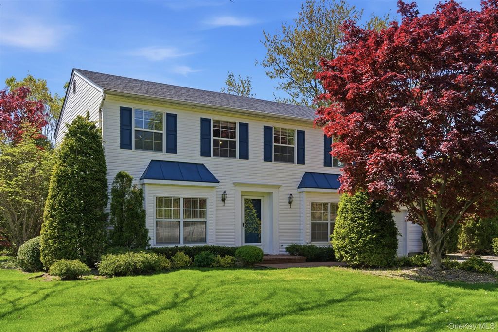 2 Barrett Court, Nesconset, NY 11767