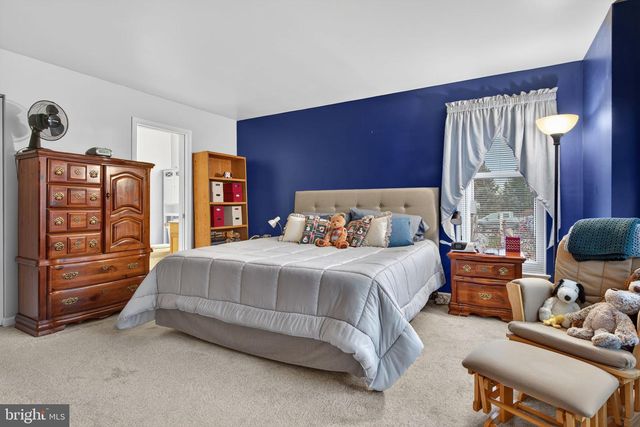 24 SPRING HILL LN, Mountville, PA 17554