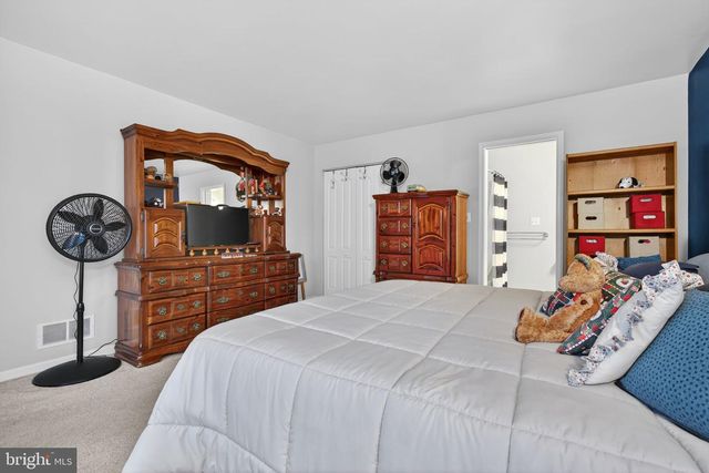 24 SPRING HILL LN, Mountville, PA 17554