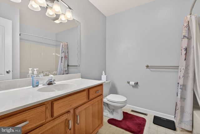 24 SPRING HILL LN, Mountville, PA 17554