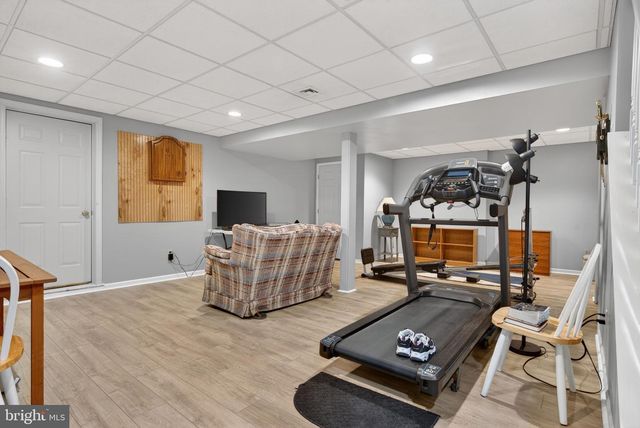 24 SPRING HILL LN, Mountville, PA 17554