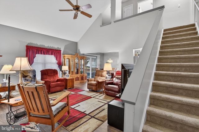 24 SPRING HILL LN, Mountville, PA 17554