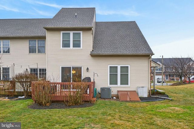 24 SPRING HILL LN, Mountville, PA 17554