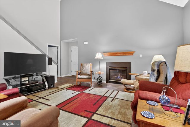 24 SPRING HILL LN, Mountville, PA 17554