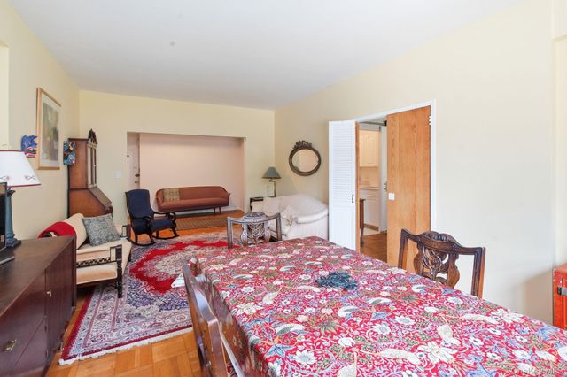 290 Collins Ave 2C, Fleetwood, NY 10552