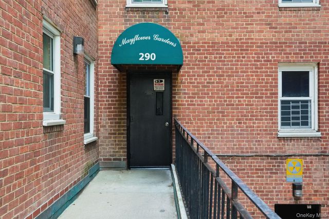 290 Collins Ave 2C, Fleetwood, NY 10552