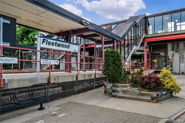 290 Collins Ave 2C, Fleetwood, NY 10552