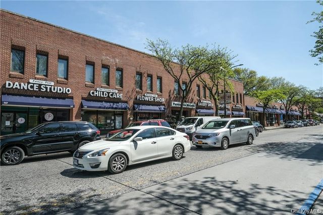 290 Collins Ave 2C, Fleetwood, NY 10552