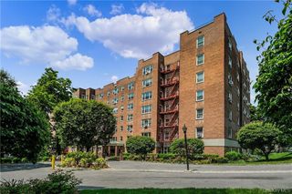 290 Collins Ave 2C, Fleetwood, NY 10552