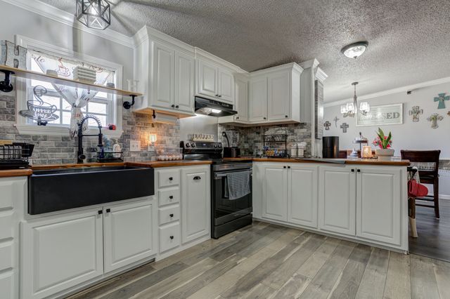 1822 S 3rd Street, Tahoka, TX 79373