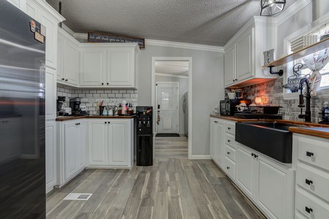 1822 S 3rd Street, Tahoka, TX 79373