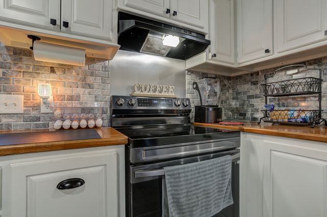 1822 S 3rd Street, Tahoka, TX 79373