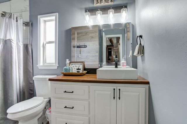 1822 S 3rd Street, Tahoka, TX 79373