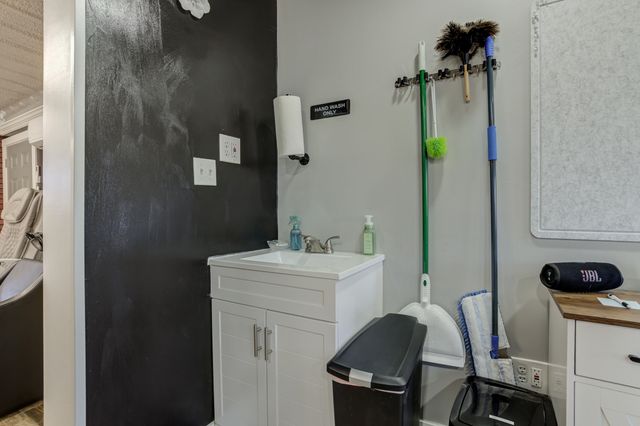 1822 S 3rd Street, Tahoka, TX 79373