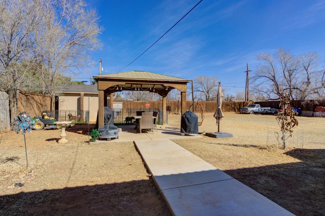 1822 S 3rd Street, Tahoka, TX 79373