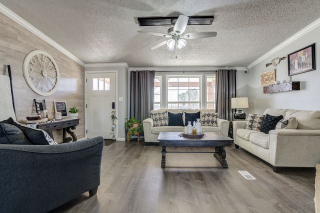 1822 S 3rd Street, Tahoka, TX 79373